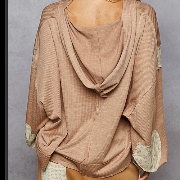 POL Tan Floral Graphic Sweatshirt - Picture 2 of 5